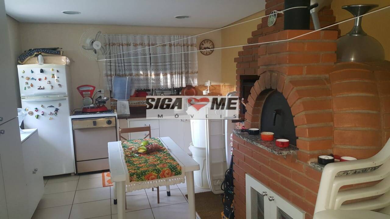 Casa, 3 quartos, 240 m² - Foto 9