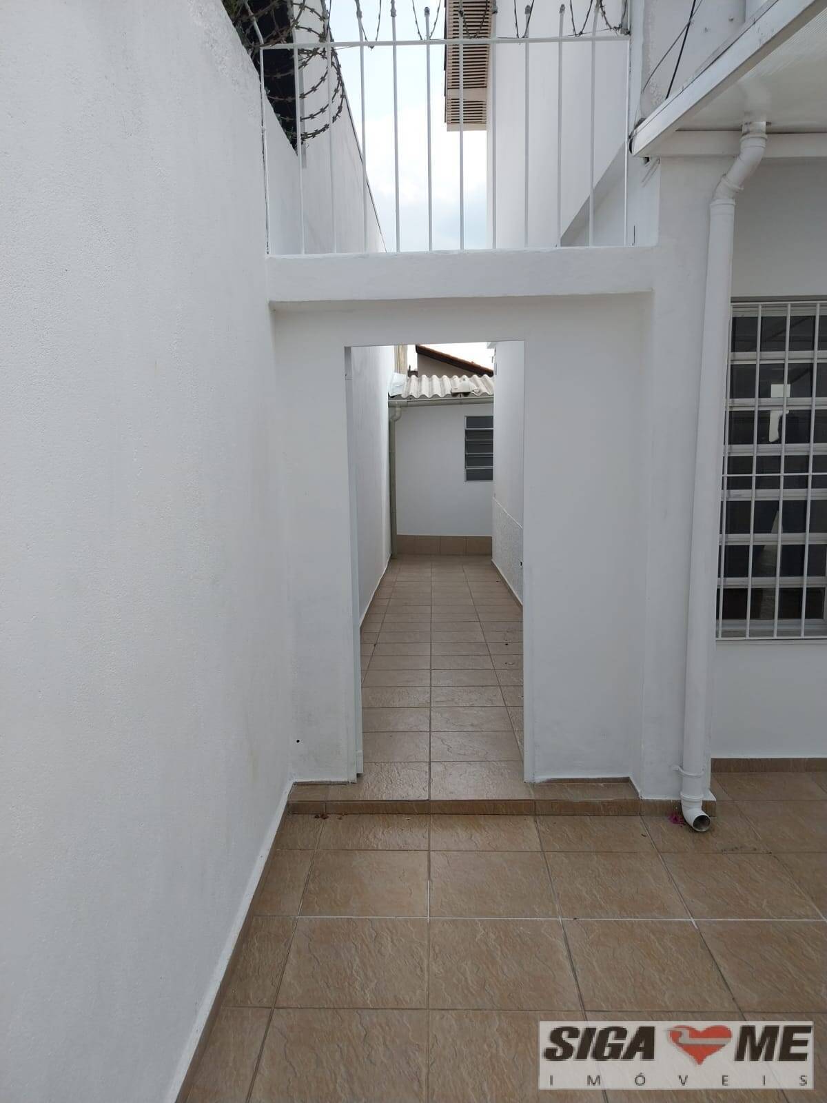 Casa para alugar com 2 quartos, 130m² - Foto 3