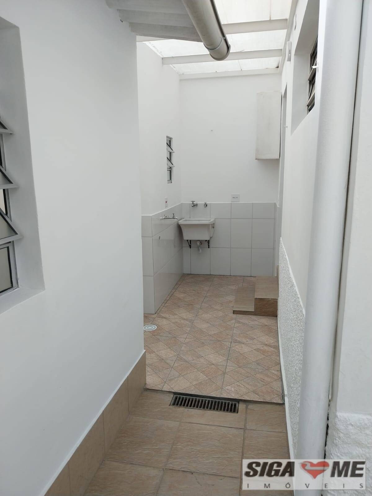 Casa para alugar com 2 quartos, 130m² - Foto 41