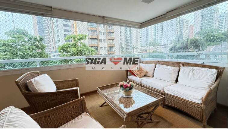 Apartamento, 3 quartos, 206 m² - Foto 1