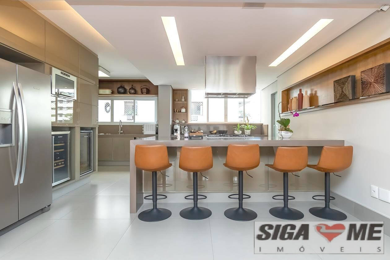 Apartamento para alugar com 3 quartos, 220m² - Foto 7
