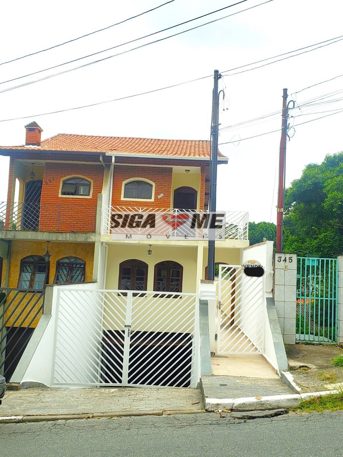 Casa, 4 quartos, 225 m² - Foto 1